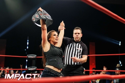2144-Mickie-James-v-Madison-Rayne-20.jpg