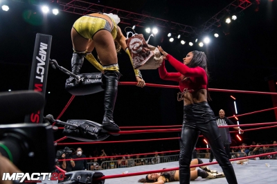 IMPACT2206_ChelseaGreen_vs_MickieJames-WM-26-scaled.jpg