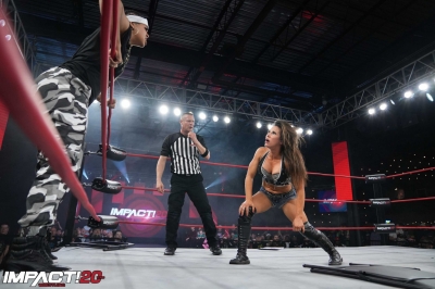 IMPACT2212_MickieJames_vs_TashaSteelz-WM-32-scaled.jpg