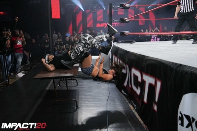 IMPACT2212_MickieJames_vs_TashaSteelz-WM-36-scaled.jpg