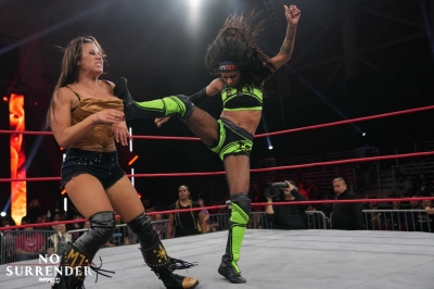 NoSurrender2022_TashaSteelz_vs_MickieJames-WM-41-scaled.jpg