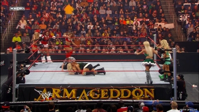 mickieppv20081214_00_01_09_05_Still297.jpg